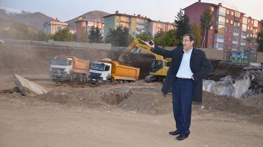 Paland&ouml;ken Belediyesi Nik&acirc;h Sarayının Temellini Sağlam Attı