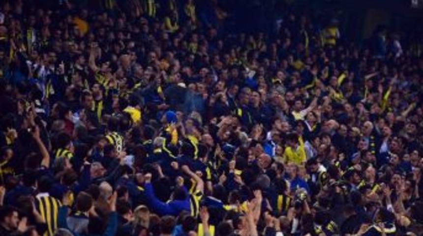 Trib&uuml;nlerde Ali Ko&ccedil; Sesleri