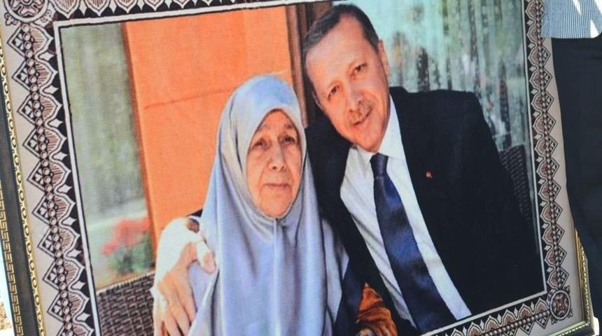 Cumhurbaşkanı Erdoğan Sevdasını Halıya Dokudu