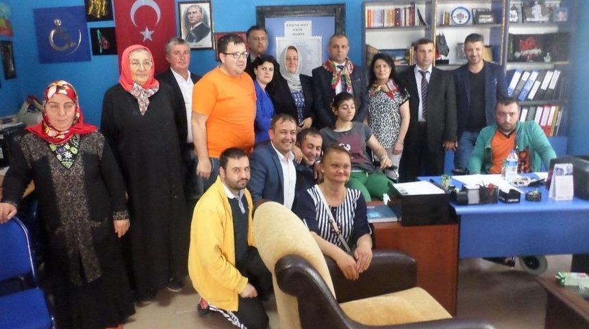 Oğultekin Engelliler Derneğini Ziyaret Etti