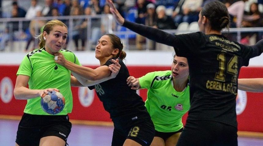 Muratpaşa Galibiyet Serisini S&uuml;rd&uuml;rd&uuml;