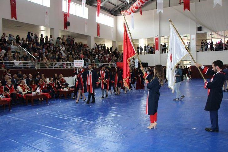 60 Yaşından Sonra Üniversiteye Başlayıp Mezun Oldu G1