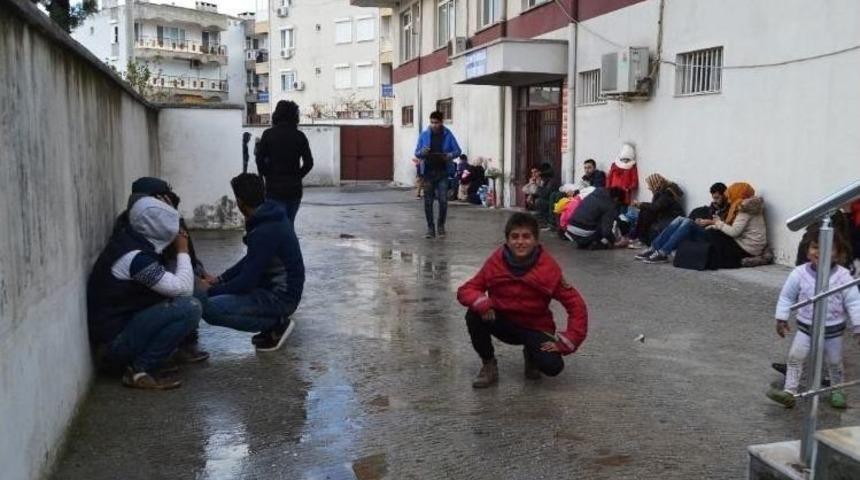 50 M&uuml;lteci Ve 6 Organizat&ouml;r Yakalandı