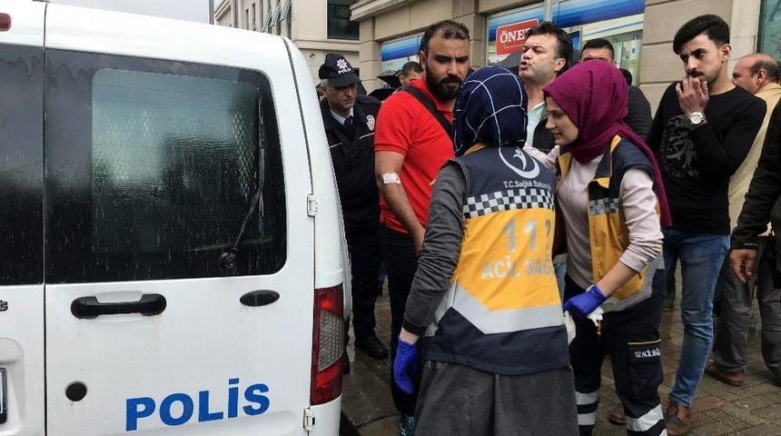 Iraklıların Bı&ccedil;aklı Kavgasında Kan Aktı: 2 Yaralı