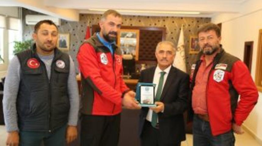 Off-road Kul&uuml;b&uuml;&rsquo;nden Niğde Belediye Başkanı &Ouml;zkan&rsquo;a Ziyaret