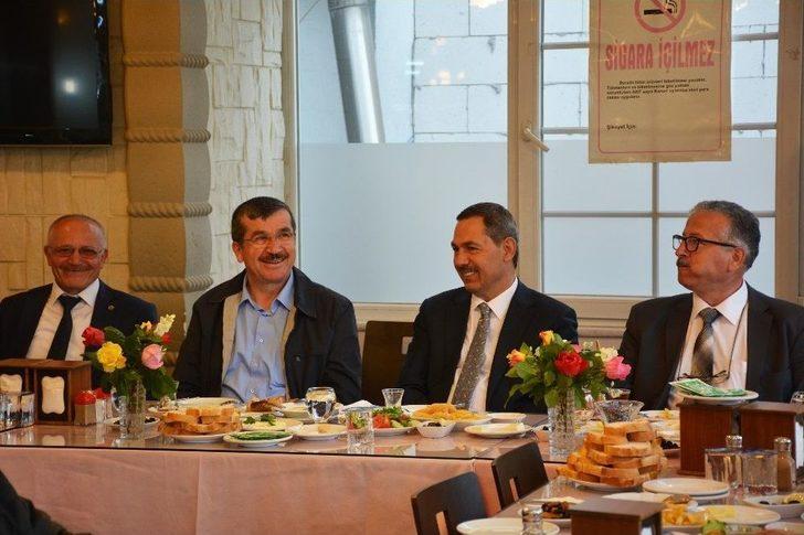 Uysal, Muhtarlarla Çalışmaları Değerlendirdi G4