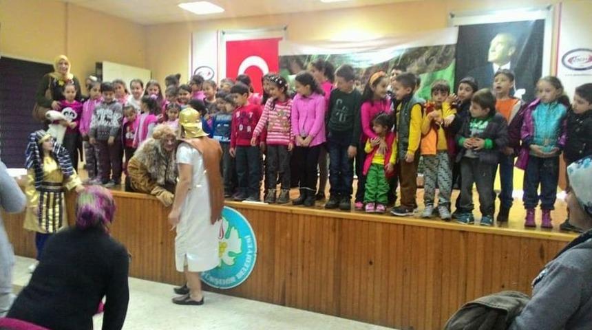 &rsquo;asteriks Ve Oburiks&rsquo; Ahmetli&rsquo;de &Ccedil;ocukları G&uuml;ld&uuml;rd&uuml;