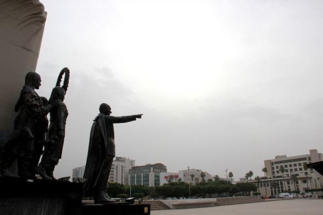 Hatay&rsquo;ı Toz Bulutu Kapladı