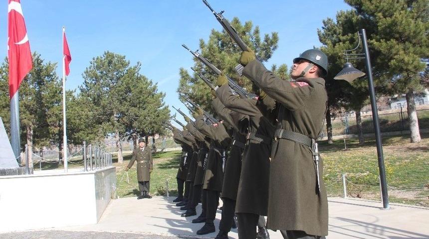 Elazığ&rsquo;da Şehitler Saygı Atışı İle Anıldı