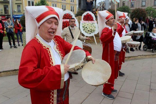 Engellilerin Oluşturduğu Mehteran Takımı Giresun Sokaklarını İnletti