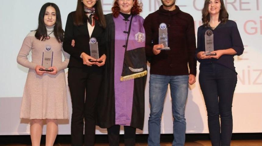 Er&uuml; Diş Hekimliği Fak&uuml;ltesi&rsquo;nde &ldquo;&ouml;nl&uuml;k Giyme&rdquo; T&ouml;reni D&uuml;zenlendi