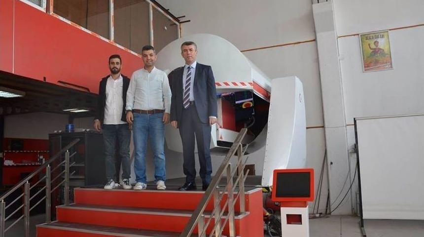 Kaymakam Sanalda U&ccedil;tu