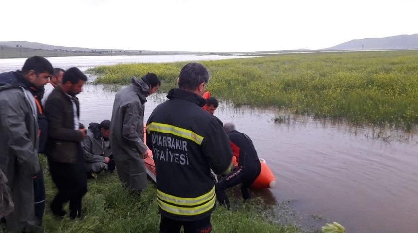 Diyarbakır&rsquo;ın Ergani İl&ccedil;esine Bağlı Alitaş K&ouml;y&uuml;nde Sağanak Yağış Nedeniyle Sel