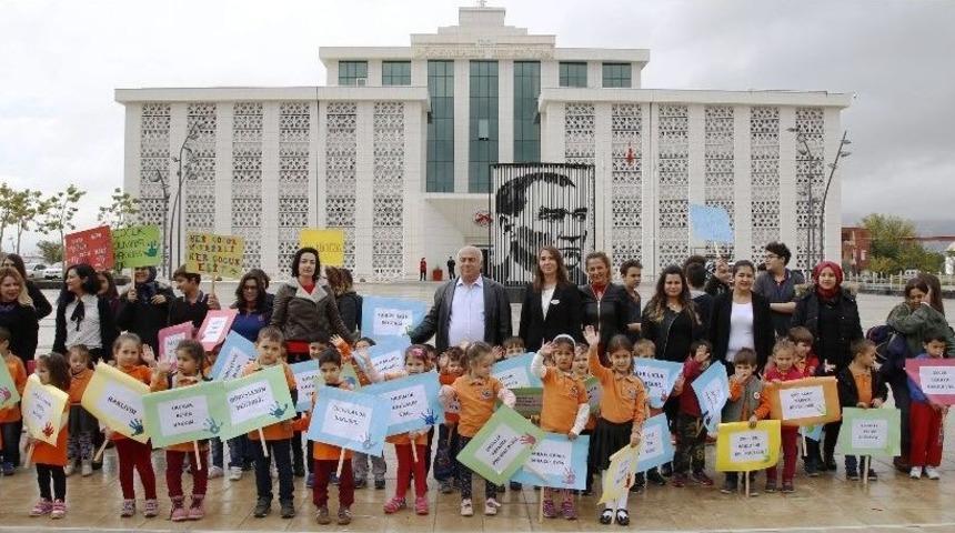 Döşemealtı’nda “dünya Çocuk Hakları Günü” Yürüyüşü Düzenlendi