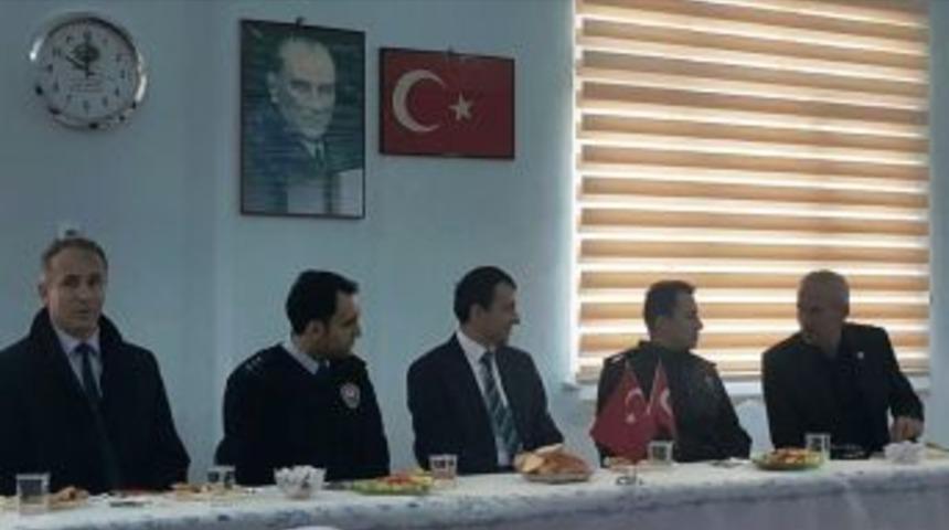 Köylüler Kaymakamdan İnternet Ve Güvenlik Kamerası İstedi