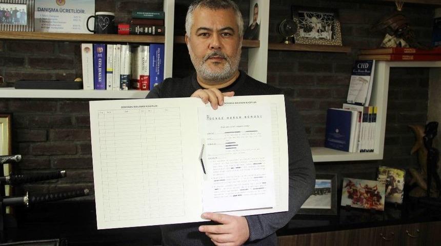 &Ccedil;ocuğun Emziğini Tuvalet Girişine Attılar