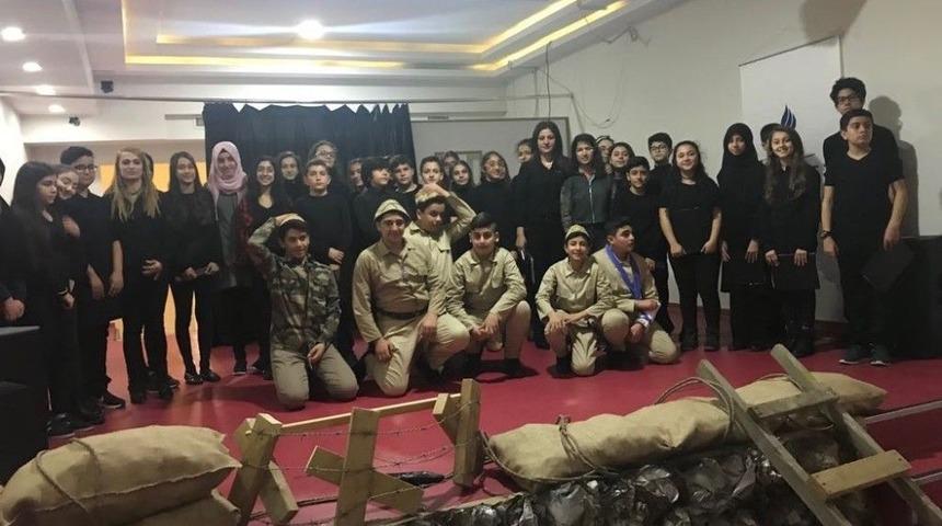 Öğrencilerden Duygulandıran Çanakkale Anması