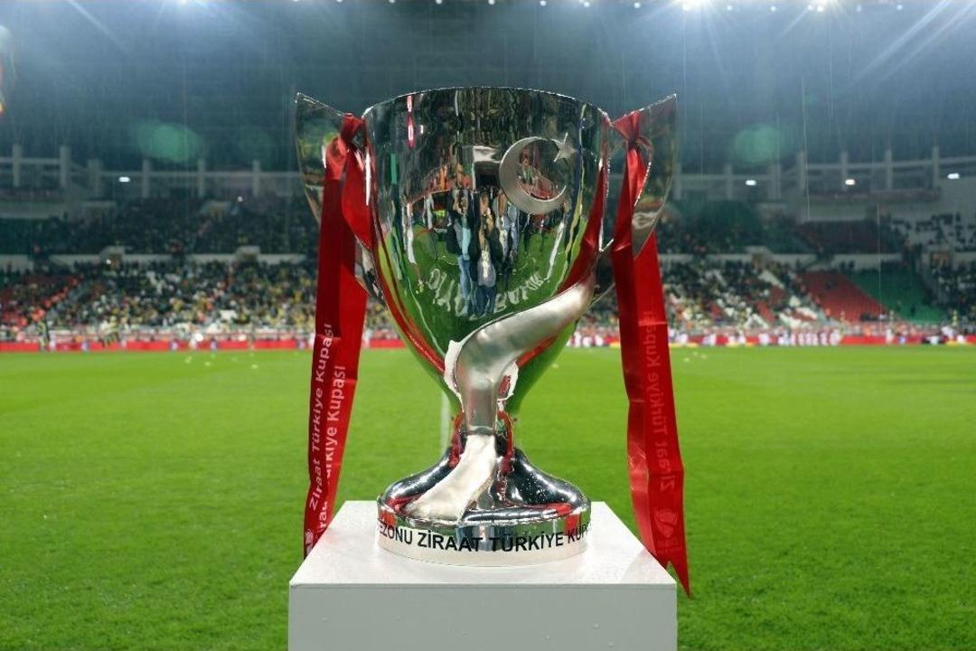 Ziraat T&uuml;rkiye Kupası: Tm Akhisarspor: - Fenerbah&ccedil;e: (ma&ccedil; Devam Ediyor)