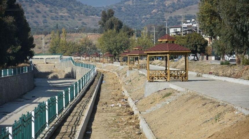 Nazilli Belediyesi Mahallelere Yatırıma Devam Ediyor