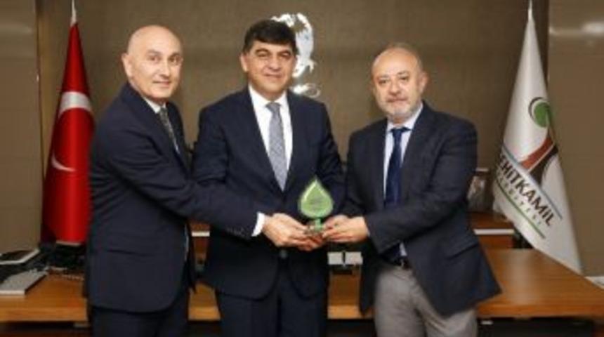 Hk&uuml; Heyetinden Fadıloğlu&rsquo;na Fidan Teşekk&uuml;r&uuml;