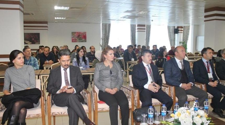 Ayvalık&rsquo;ta &rsquo;ilkokullarda Yetiştirme Programı (iyep) Eğitici Eğitimi Kursu&rsquo;