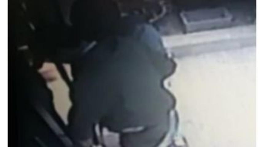 (özel) Yeni Evli Çiftin Altınlarını Çalan Hırsızlar Kamerada