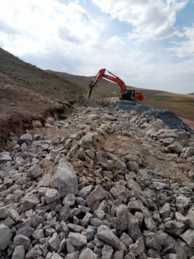 İran Sınırındaki Mahallelerin Yolu 11 Kilometre Kısalıyor 3