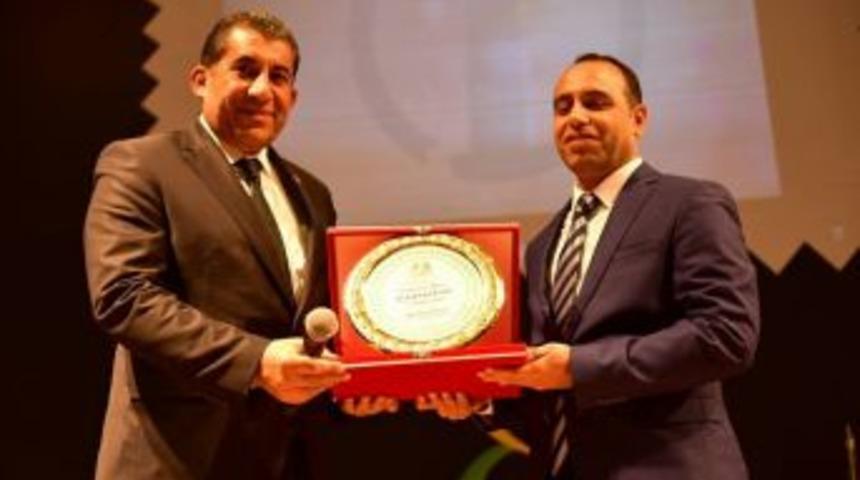 Yılın Belediye Başkanı: Menderes Atilla