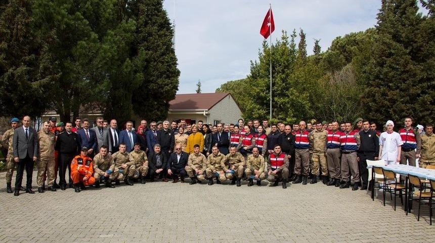 Zaferin Yıl D&ouml;n&uuml;m&uuml;nde Mehmet&ccedil;iğe Anne Yemeği