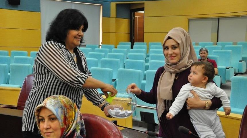 Hanımeli Pazarı İ&ccedil;in Yer Kuraları &Ccedil;ekildi