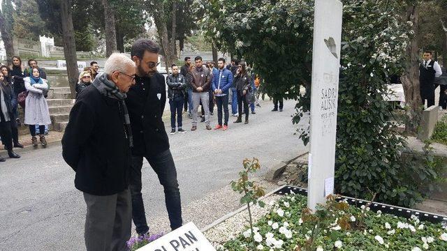 Türk Sinemasının Efsanesi Sadri Alışık Ölüm Yıl Dönümünde Mezarı Başında Anıldı