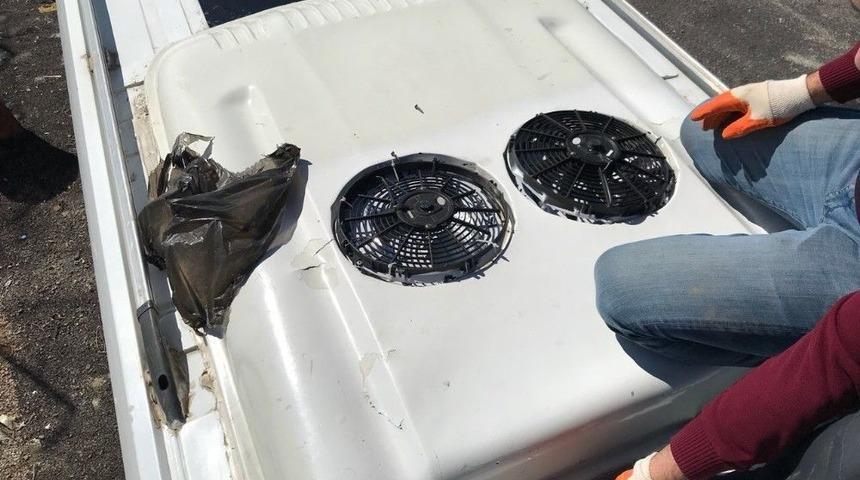 Minib&uuml;s&uuml;n Klima Boşluğunda Ka&ccedil;ak Sigara &Ccedil;ıktı