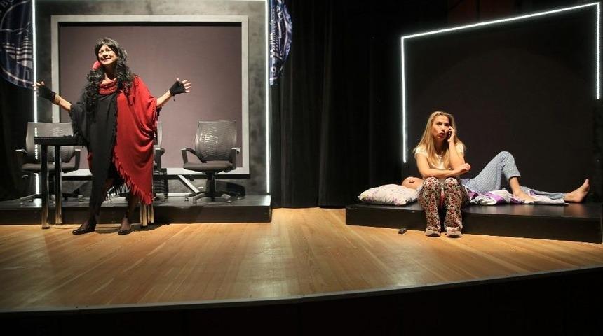 B&uuml;y&uuml;kşehir&rsquo;den İki Ayrı Tiyatro