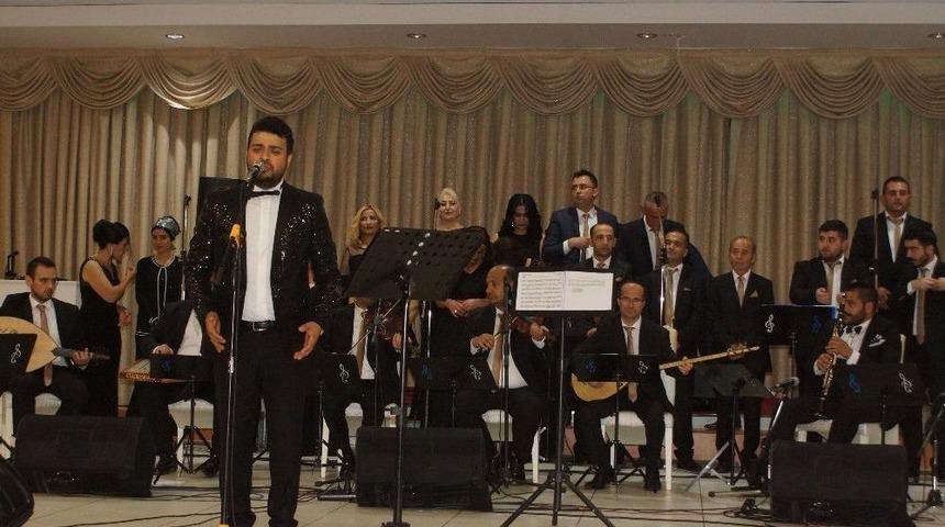 &Ccedil;ubuk&rsquo;ta Zeki M&uuml;ren Ve Neşet Ertaş T&uuml;rk&uuml;leriyle Anıldı