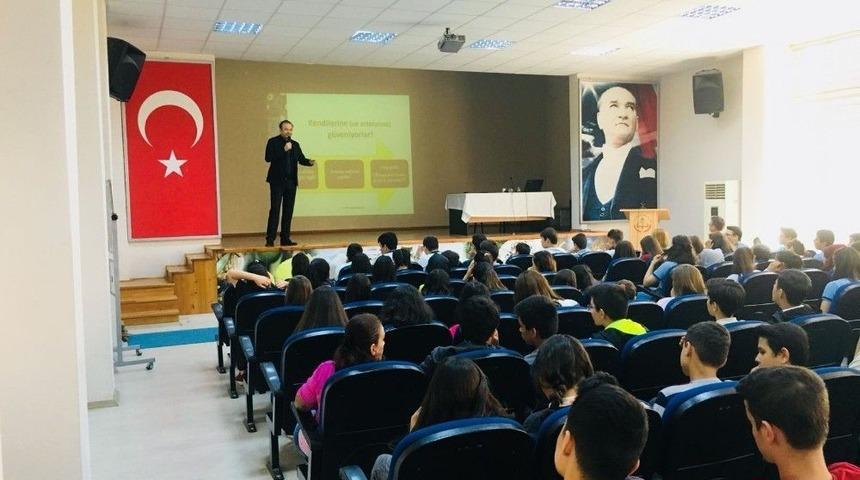 Danışman &Ccedil;okay&rsquo;dan Gen&ccedil;lere Meslek Se&ccedil;imi &Ouml;nerileri