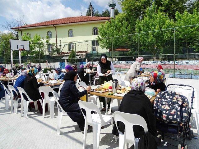 Müdür Taşdemir: En Değerli Varlıklar Annelerdir