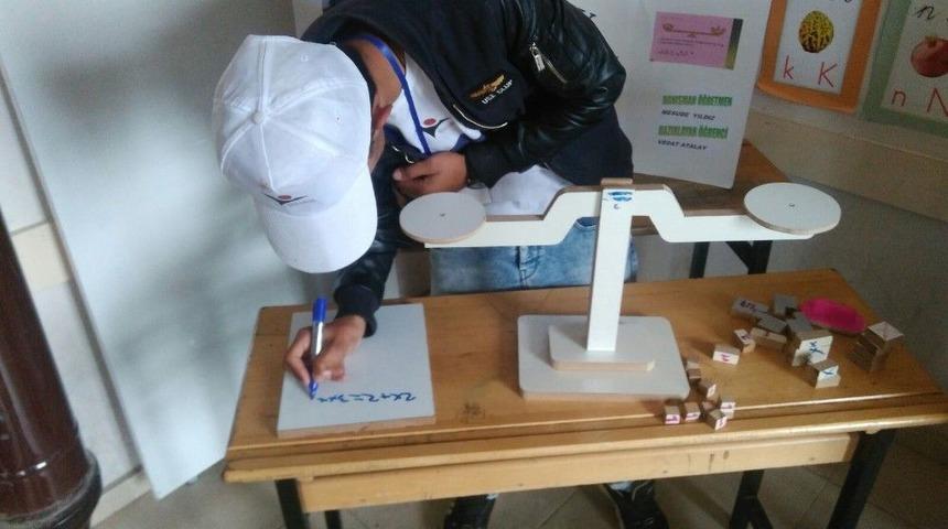 K&ouml;y Okulunda T&uuml;bitak 4006 Bilim Fuarı A&ccedil;ıldı