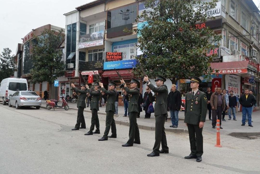 Hendek&rsquo;te &Ccedil;anakkale Zaferi Ve Şehitler Anıldı