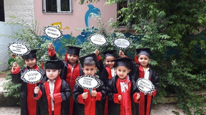 Minik &Ouml;ğrencilerin Mezuniyet Heyecanı