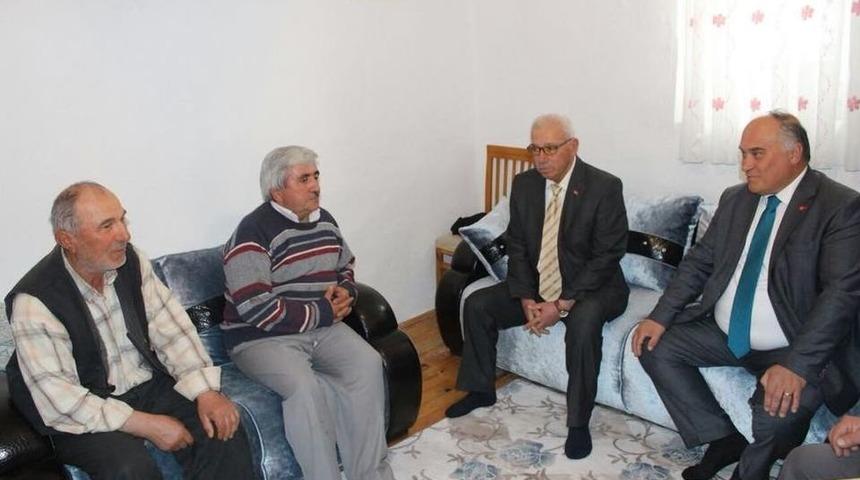 Başkan Şanlı Şehit Ailelerini Ziyaret Etti