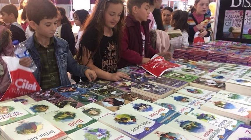 Kartepeli &Ccedil;ocuklar Kocaeli Kitap Fuarında