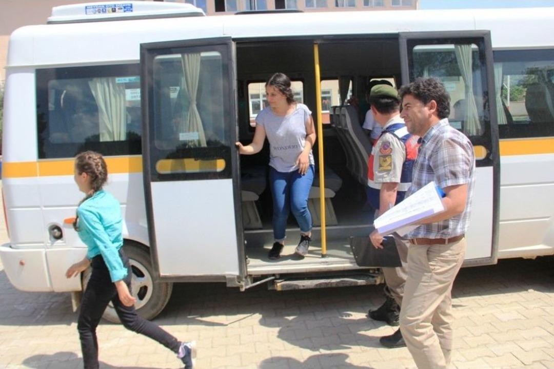 Jandarmadan &Ouml;ğrencilere Uygulamalı Trafik Eğitimi