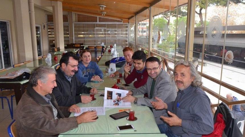 Sanatseverler Tek &Ccedil;atı Altında Buluştu