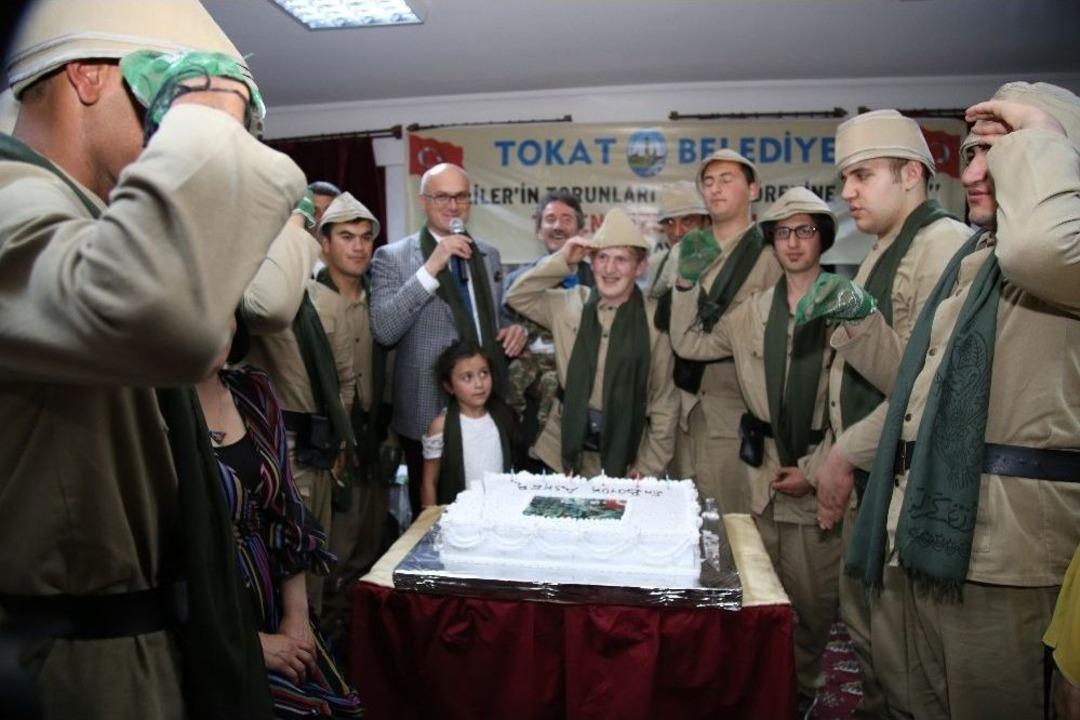 1 G&uuml;nl&uuml;ğ&uuml;ne Asker Olacak Engelli Gen&ccedil;lere Kına Gecesi