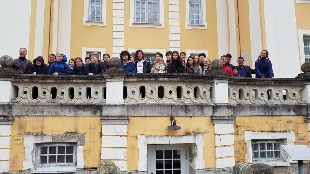 Ey&uuml;psultan&rsquo;ın Gururu Gen&ccedil;ler Başarıdan Başarıya Koşuyor