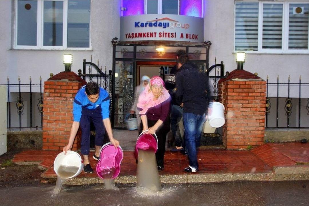 Erzurum&rsquo;da Evleri Su Bastı