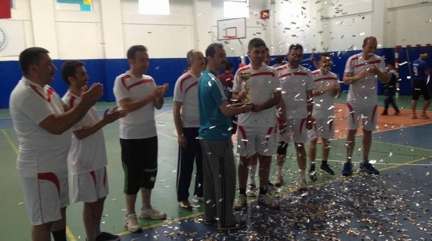 Acıg&ouml;l&rsquo;de Kurumlar Arası Voleybol Turnuvası Sona Erdi