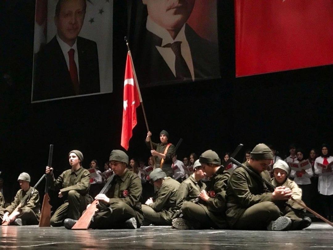 &ldquo;&ccedil;anakkale Şehitleri&rdquo; Oratoryosu Ayakta Alkışlandı