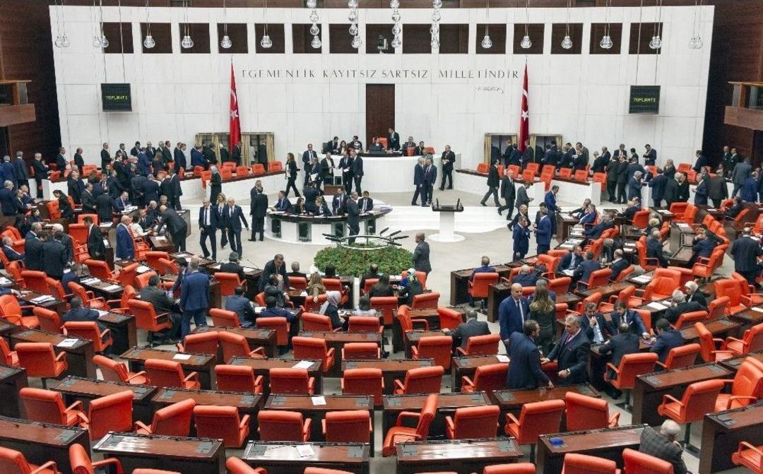 Tbmm Başkanlık Se&ccedil;iminde &Uuml;&ccedil;&uuml;nc&uuml; Tur Oylamaya Ge&ccedil;ildi