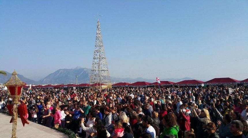 Alanya Noel Pazarı&rsquo;na Hazırlanıyor
